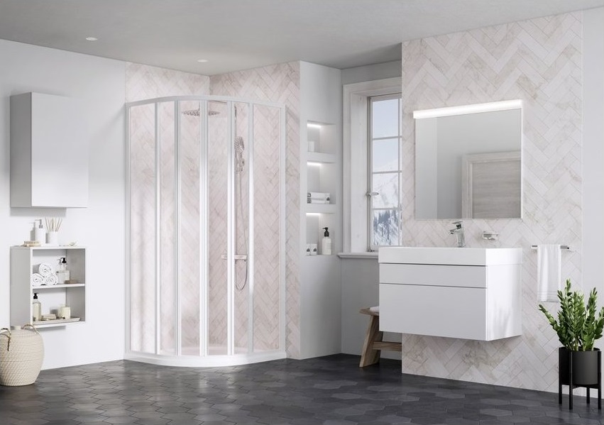 sprchovy-kout-u-okna-ravak-ctvrtkruhovy